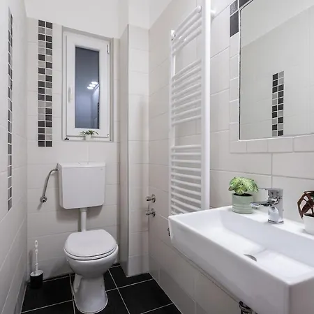 - Perfect Place To Relax On 71 Sqm Apartament Budapesta